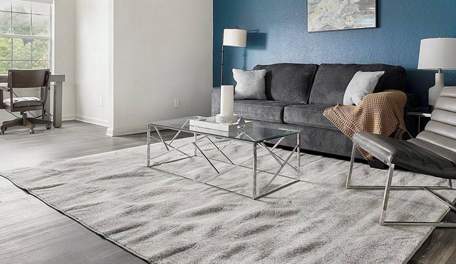 Landing | Chic 2BD, Gym, Tennis Court