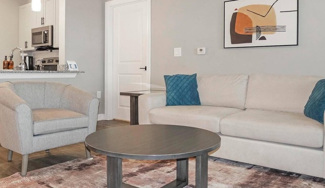 Landing | Chic 2BD, Pool, Gym