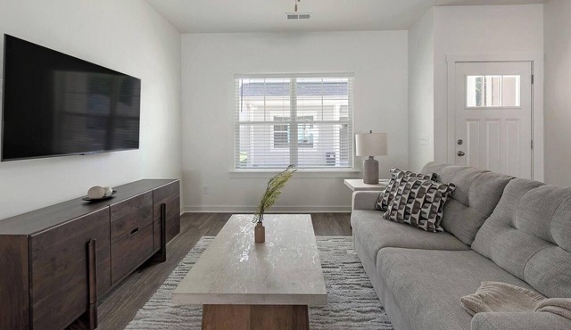 Landing | Incredible 2BD, Clubhouse, Gym