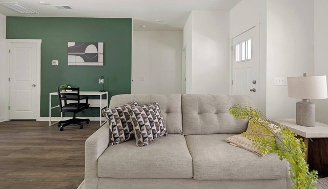 Landing | Incredible 2BD, Gym, Clubhouse