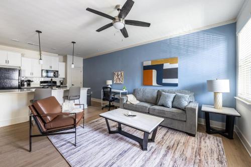 Landing Incredible 1BD Gym Clubhouse