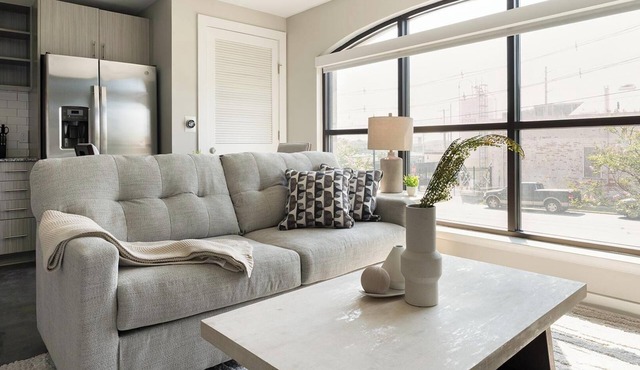 Landing | Incredible 1BD in Downtown