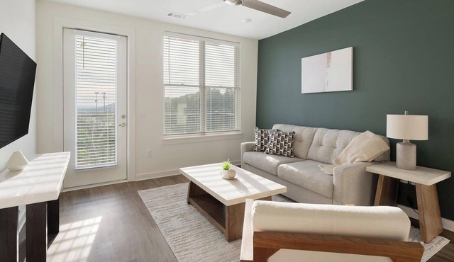 Landing | Incredible 2BD, Gym, Clubhouse