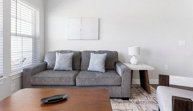 Landing | Incredible 2BD, Pool