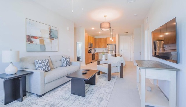 Landing | Incredible 2BD, Pool, Gym
