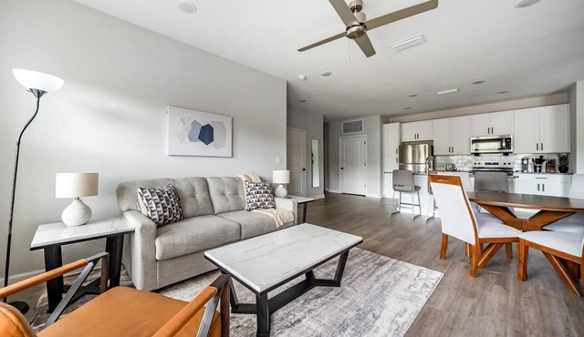 Landing | Incredible 2BD, Pool, Gym