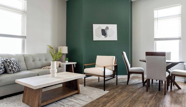 Landing | Incredible 2BD in Downtown