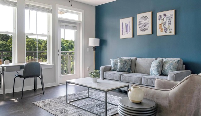 Landing | Modern 1BD, Pool, Gym