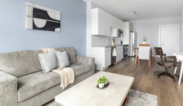 Landing | Modern 1BD, Gym, Courtyard