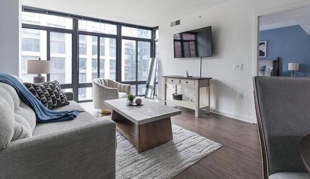 Landing | Modern 2BD, Courtyard