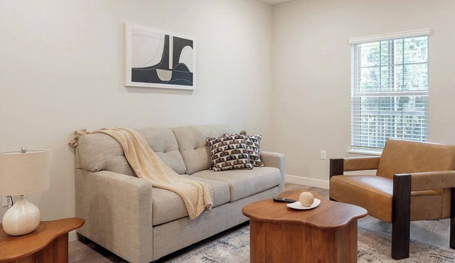 Landing | Modern 2BD, Gym