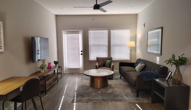 Landing | Modern 2BD, Gym, Pool