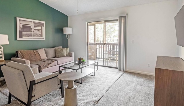 Landing | Spectacular 2BD, Gym, Courtyard