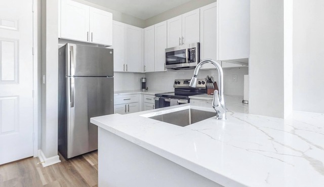 Landing | Spectacular 1BD, Tennis Court, Clubhouse