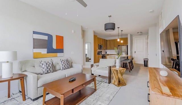 Landing | Spectacular 2BD, Pool, Clubhouse