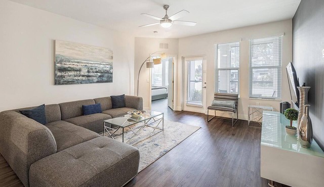 Landing | Spectacular 3BD, Pool, Gym