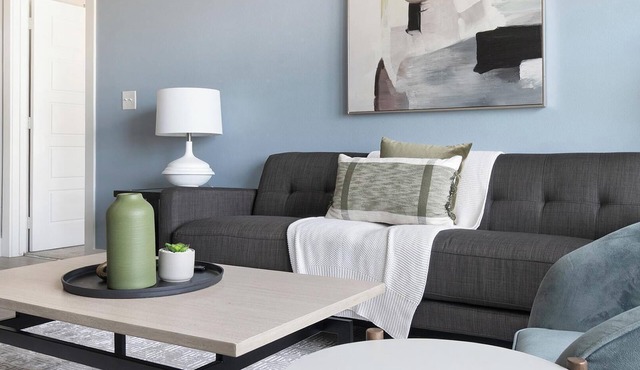 Landing | Spectacular 2BD, Gym