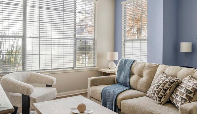 Landing | Stunning 1BD, Gym, Clubhouse