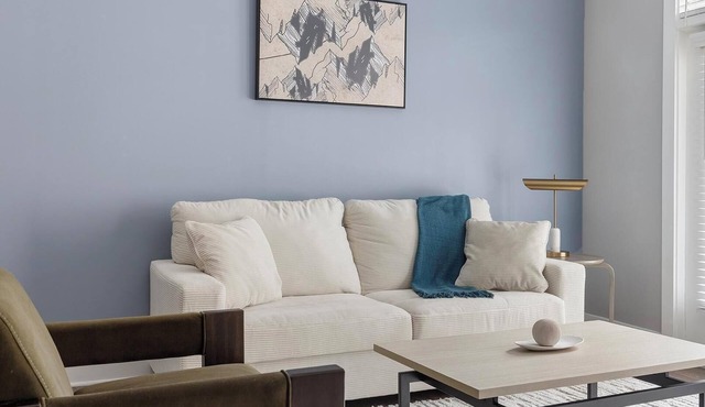 Landing | Stunning 1BD, Clubhouse, Courtyard