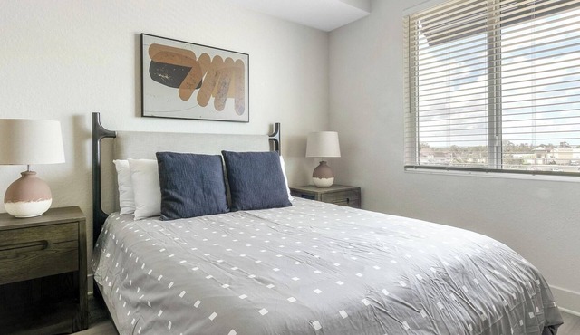 Landing | Stunning 1BD, Gym, Yoga Studio