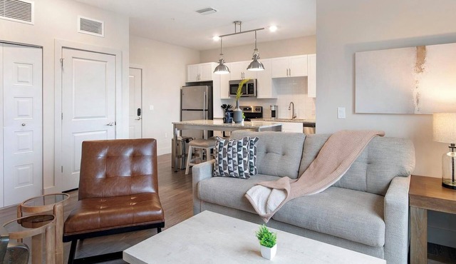 Landing | Stunning 1BD, Gym, Game Room