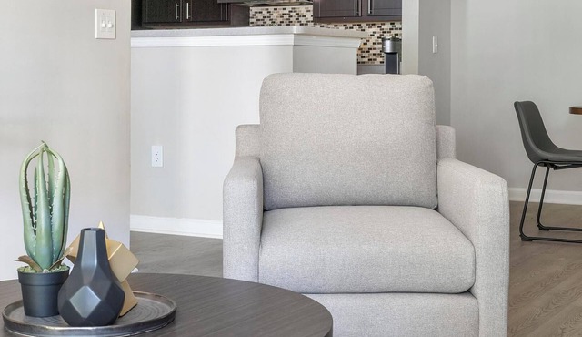Landing | Stunning 3BD, Gym, Clubhouse