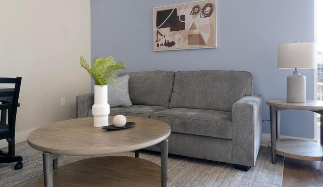 Landing Stylish 1BD Pool Gym