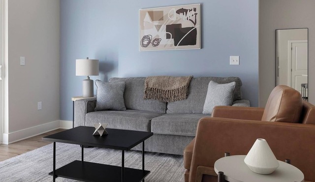 Landing | Stylish 2BD, Gym, Pool