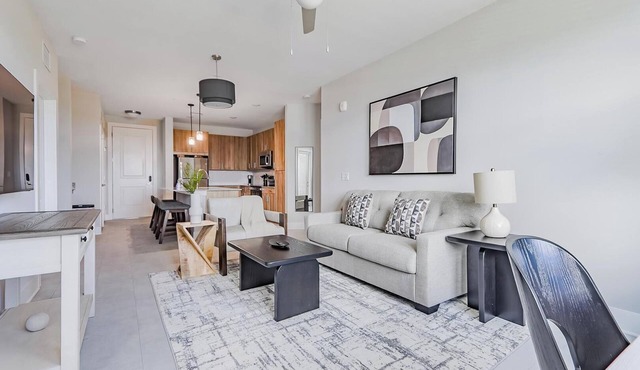 Landing | Stylish 2BD, Pool, Gym