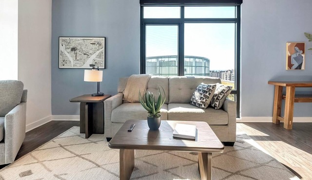 Landing | Stylish 2BD, Pool, Clubhouse