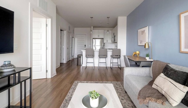 Landing | Stylish Studio, Pool, Gym