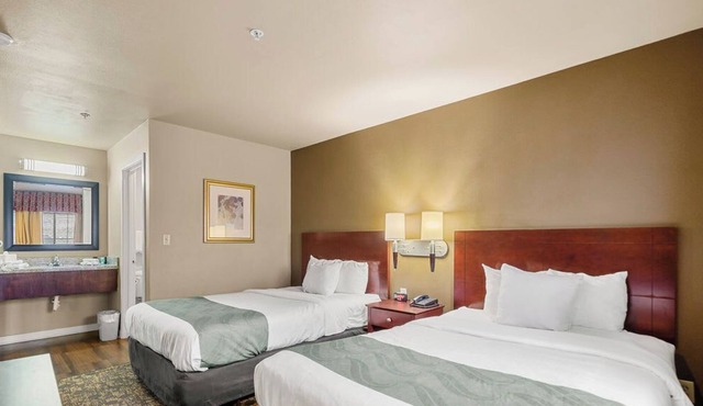Large 2 Bedroom Condo in Buckhead Sleeps 6