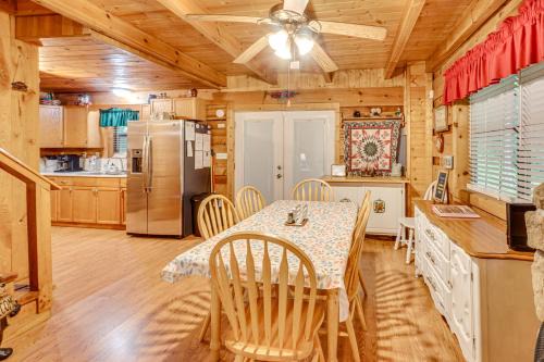 Large Mountain Creek! Cabin in Tellico Plains