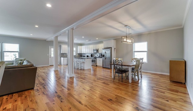 Large Updated House w/Heated Pool close to Beach and Boardwalk