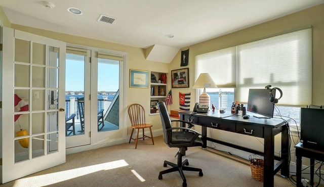 Large waterfront home w/pool