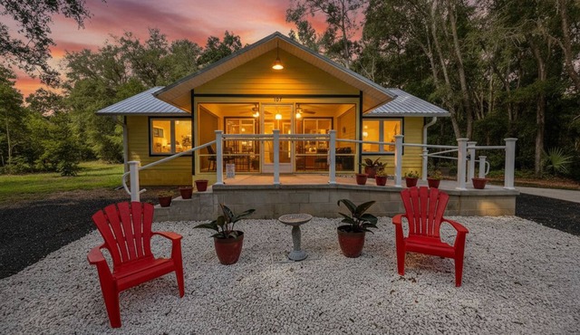 Lily Pad Cottage-Peaceful 2/2 Lake Cottage for Summer Relaxation and Fun