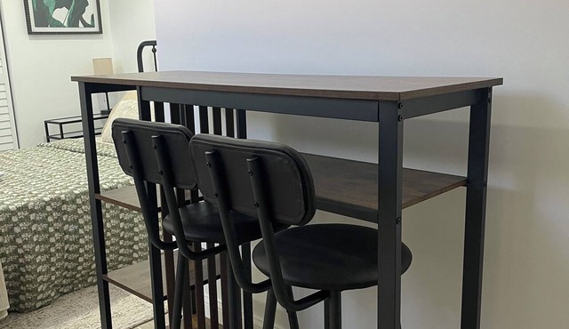 Location matters! Cozy 1 bedroom studio close to West Miami!