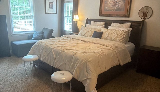 Lovely 3-bedroom house with AC in charming Fayetteville
