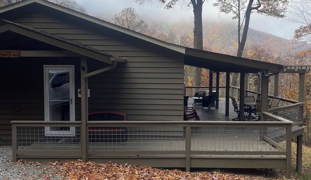 Lovely 3-bedroom house with WiFi in Maggie Valley with hot tub