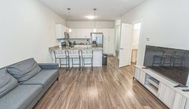 Lovely Townhome 6 Min to CU!