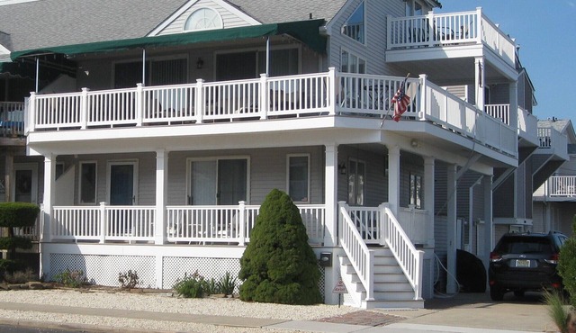 Lovely Townhome offers everything you need to have a wonderful relaxing vacation