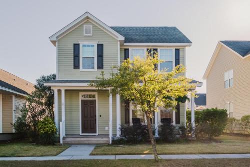 Lowcountry Lodge! In the heart of historic Old Town Bluffton SC