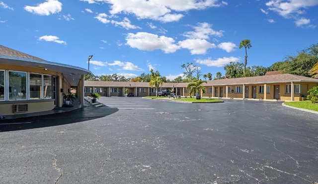 Lumina Motel