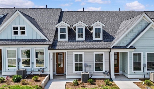 Lure Me Inn-Lakefront Retreat + Boat Slip