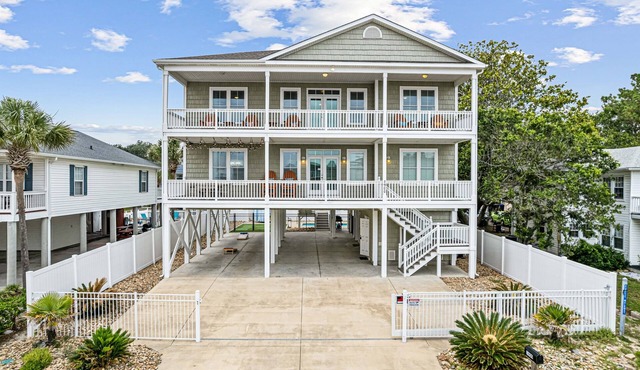 Luxe Home w/Free Htd Pool, 50 Steps to Beach, Elevator, Putting Green, Tiki Bar