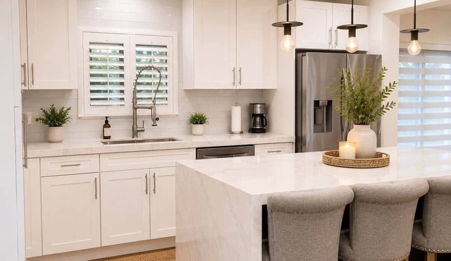 Luxe Miami Lakes Retreat Near Major international sporting event Stadium
