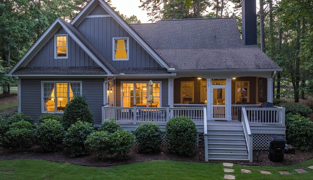 Luxurious Lakefront Great Waters Oasis