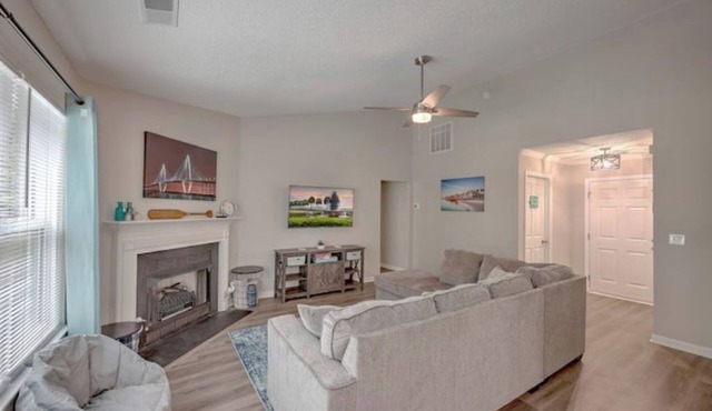 Luxurious Nautical Retreat Near Charleston & Beach