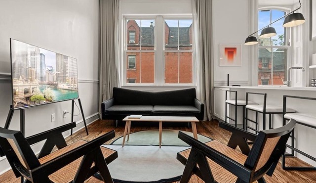 Luxury 1BD Rittenhouse Sq. | Hosted By Stay Rafa