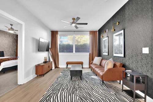 Luxury 2-Bedroom Apartment Near The Battery Atlanta with Pool, Sky Lounge & Free Parking